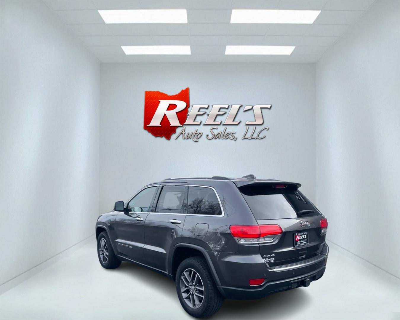 2017 Gray /Black Jeep Grand Cherokee Limited 4WD (1C4RJFBG9HC) with an 3.6L V6 DOHC 24V engine, 8A transmission, located at 547 E. Main St., Orwell, OH, 44076, (440) 437-5893, 41.535435, -80.847855 - Photo#10